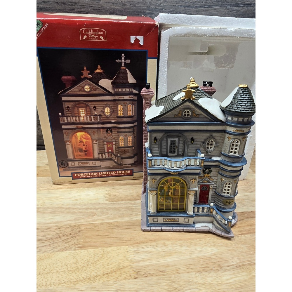 Lemax Caddington Village 2001 Porcelain Lighted House Victorian Turret Boxed